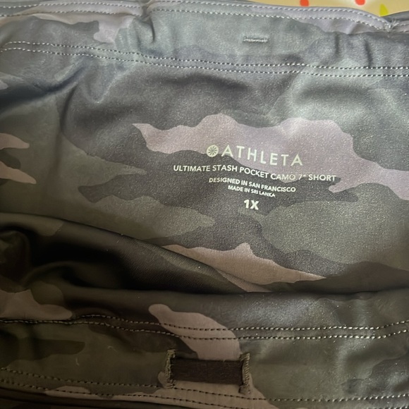 Athleta ultimate stash pocket 7” short - Picture 5 of 5